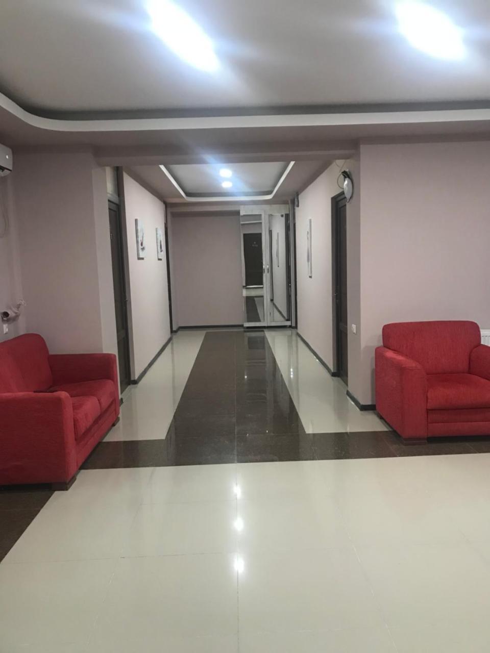 Hotel Caucasus Tbiliszi Kültér fotó