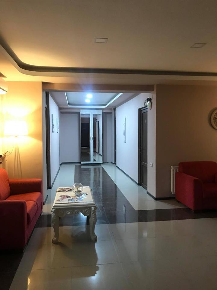 Hotel Caucasus Tbiliszi Kültér fotó