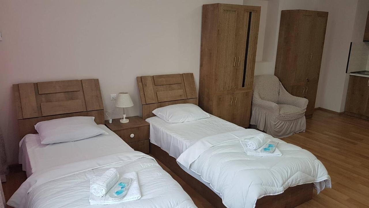 Hotel Caucasus Tbiliszi Kültér fotó